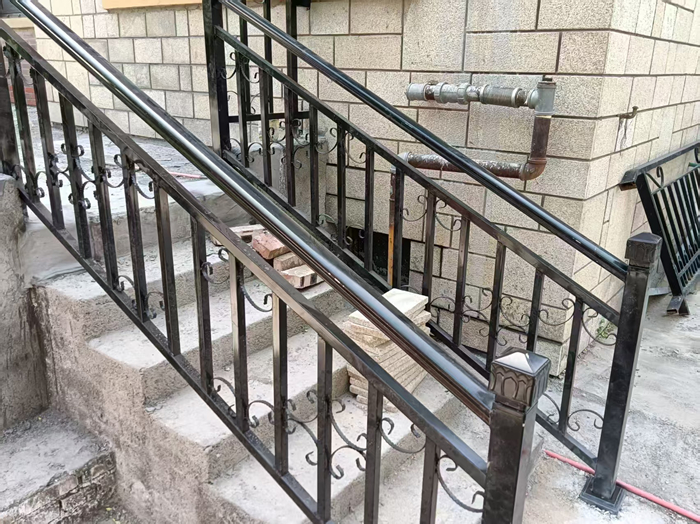 铁艺楼梯扶手安装
